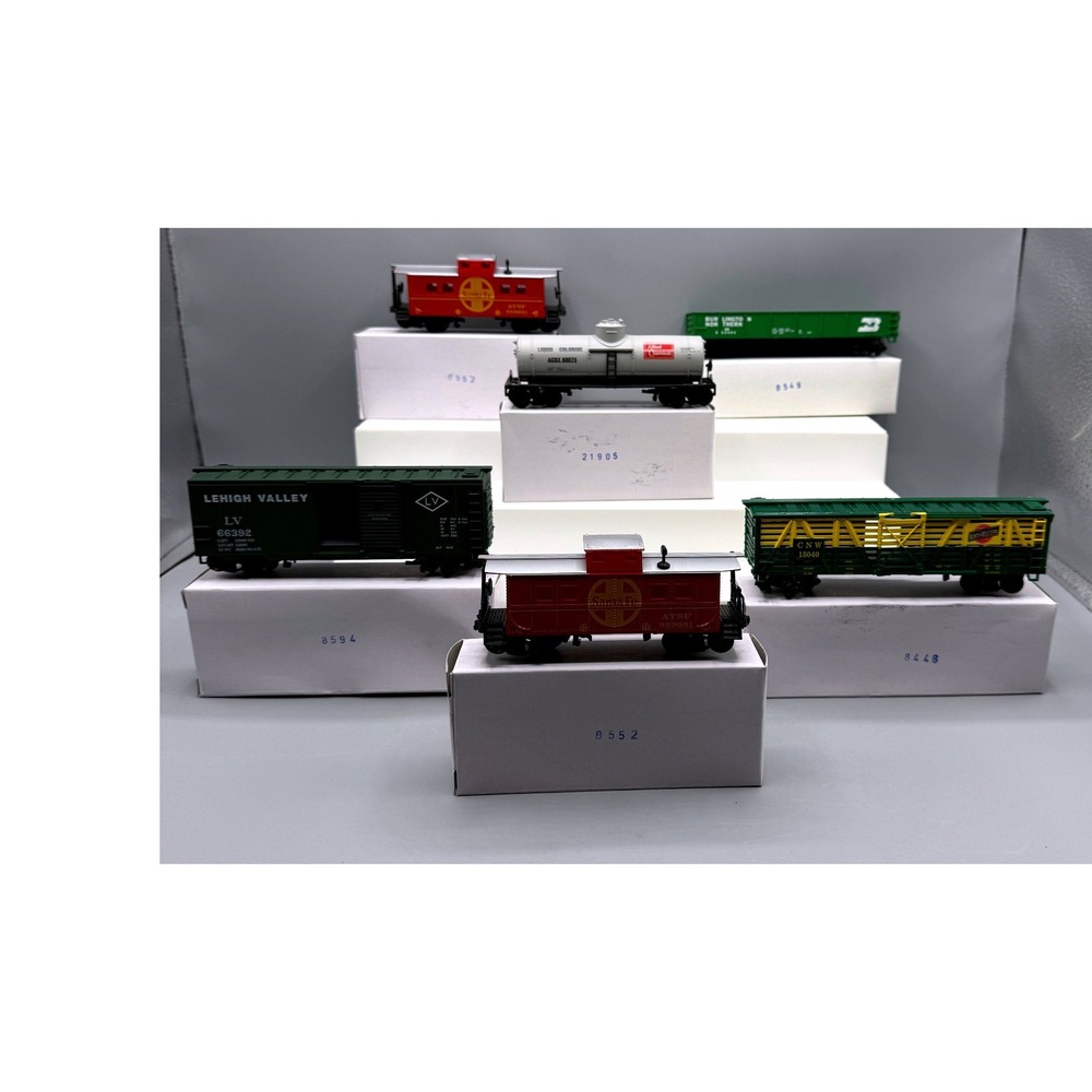 N Scale Model Train Rolling Stock Lot Santa Fe Caboose Lehigh Valley CNW 6pc